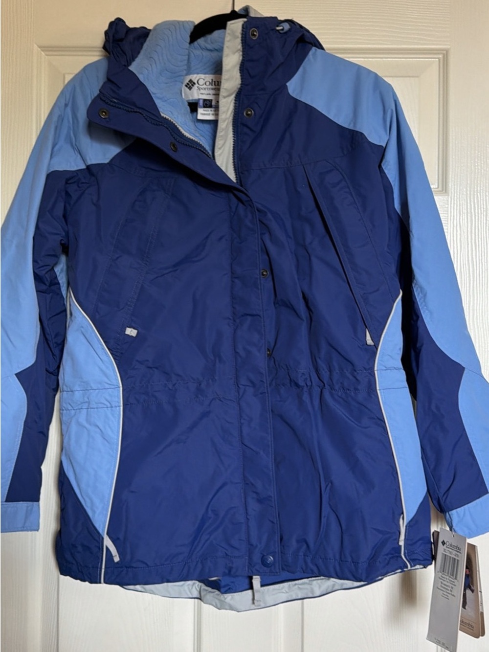 Columbia Women’s Dark Blue & Light Blue Ski Jacket with Hood